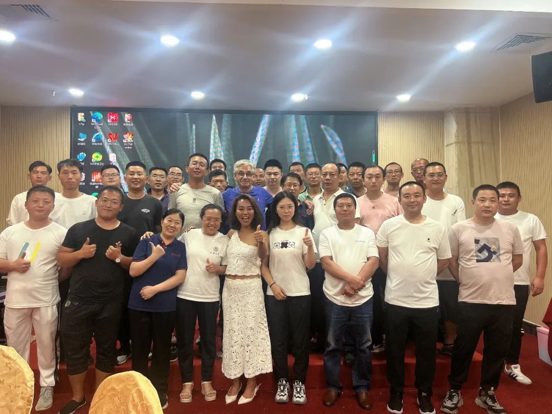 手机在线看片的团队.jpg